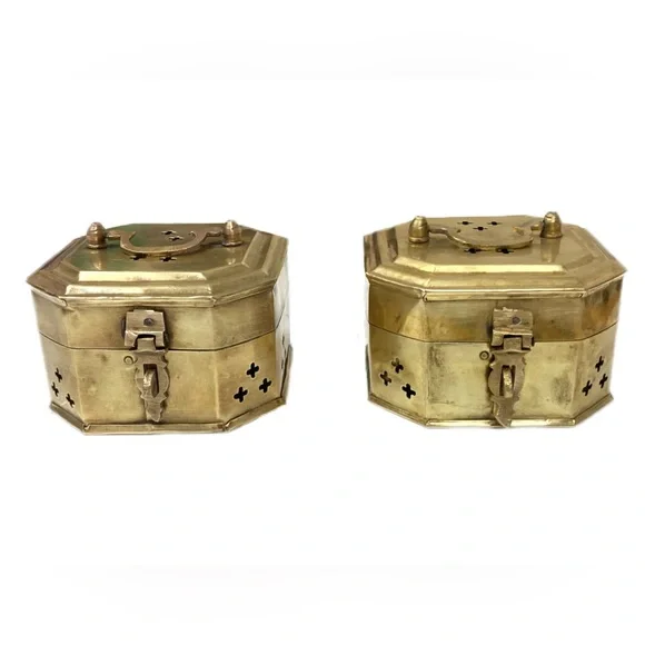 Vintage Brass Cricket Octagon Box with Handle X2 - Picture 6 of 6